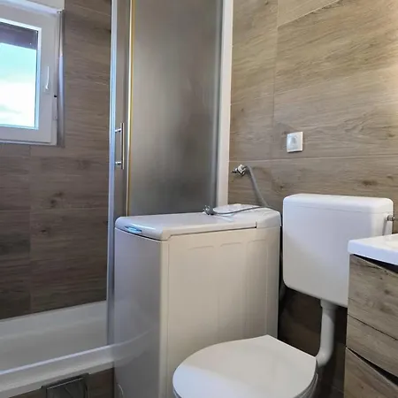 Lala Guest house 3*