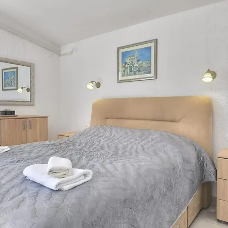 Guest house Lala Primosten