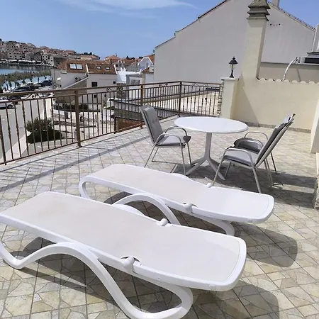 Guest house Lala Primosten
