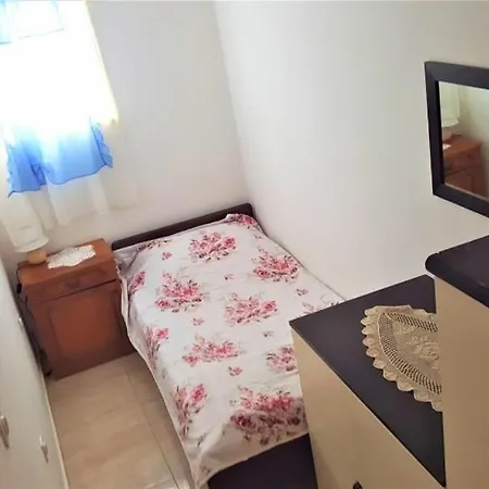 Lala 3* Primošten